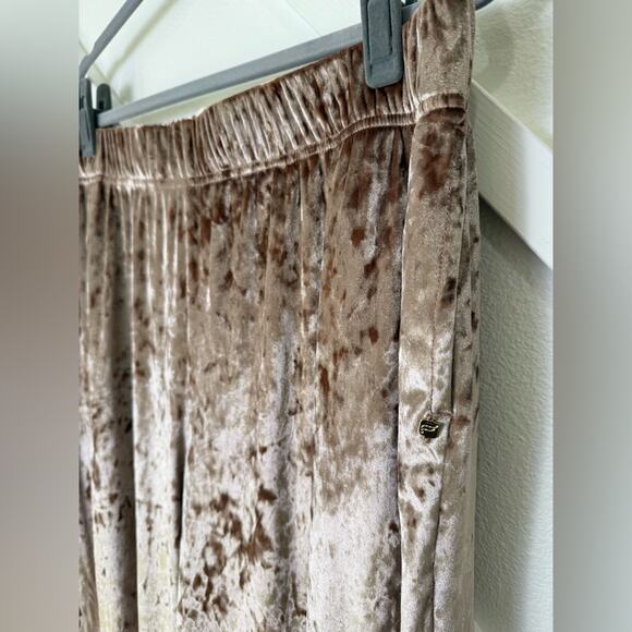 Fabletics Go-To Crushed Velour Wide Leg Pant Teddy Pink Size 1X - Picture 3 of 9